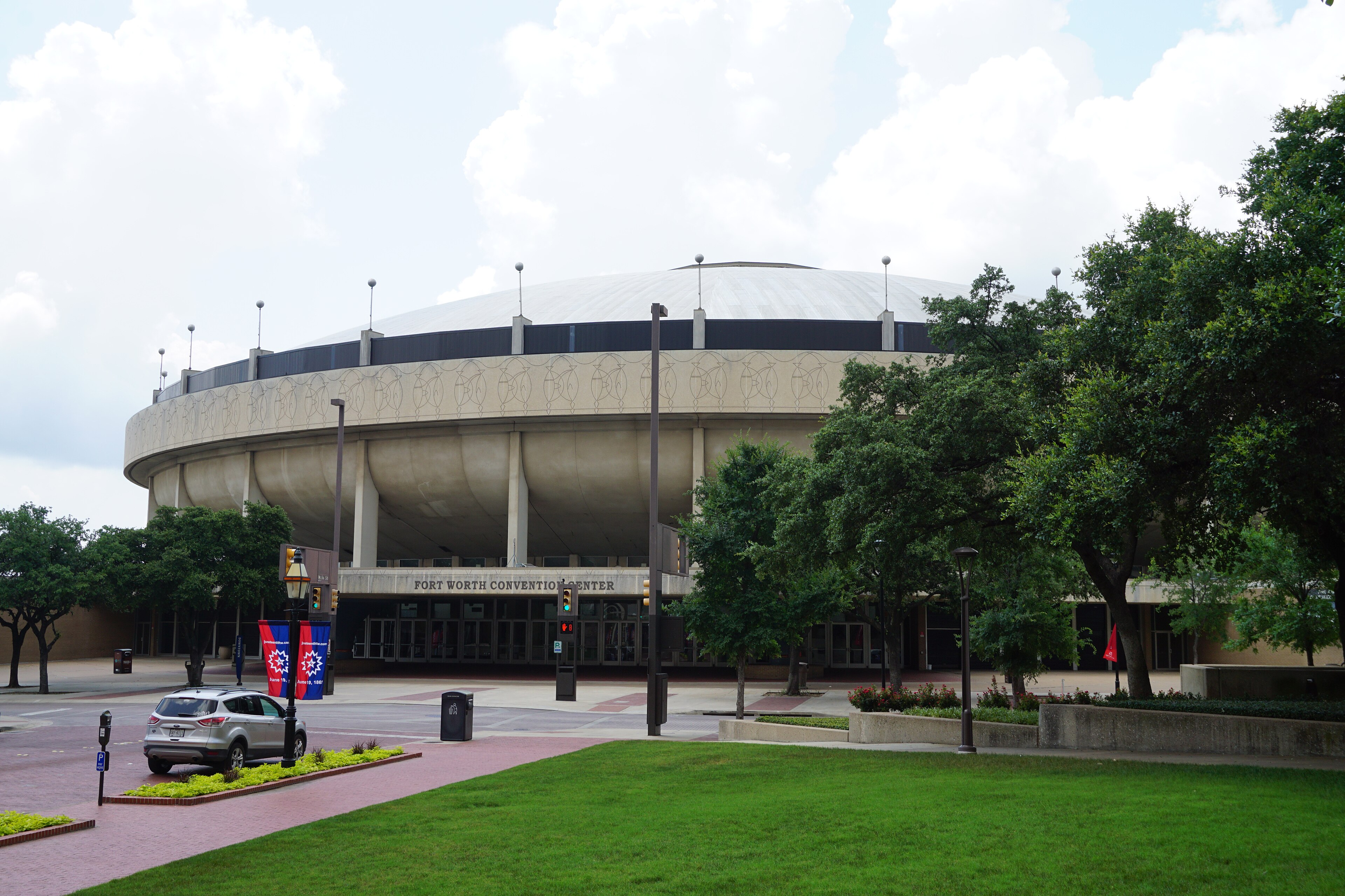 Fort Worth Convention Center.jpg